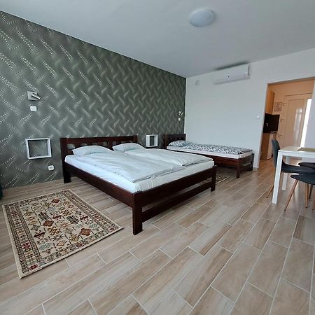Апартаменты Partside Balatonfuered Экстерьер фото